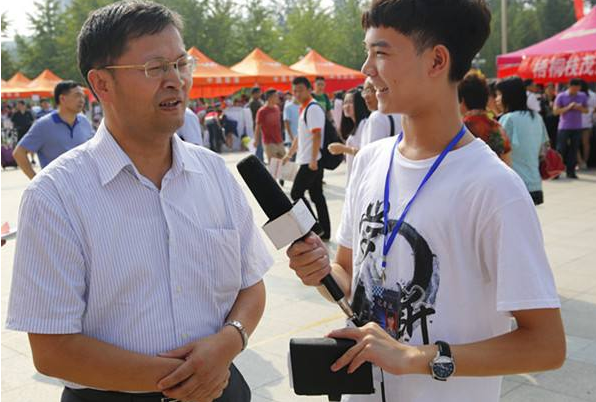 成都高新区推动电子信息产业功能区高质量发展